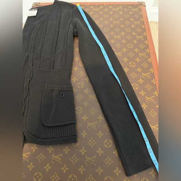 CHANEL Black Knit Cardigan Made in France size 34 (US 2) - Picture 10 of 17
